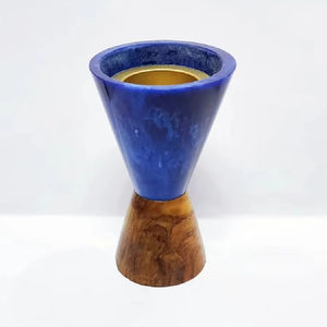 Brûleur d'encens artisanal en bois et résine pour l'aromathérapie et la méditation, élément décoratif, fait à la main, écologique et durable - Product Image 1