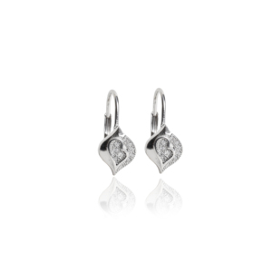 Nouveauté 2025 Boucles d'oreilles pendantes en argent avec cœur en diamant Boucles d'oreilles en argent sterling 925 pour femmes et filles à porter en Hldi, Mehendi - Product Image 1