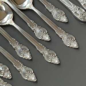 New Arrival Cutlery High Demand Stainless Steel <b>Flatware</b> Sets Mirrored Polish Durable and Luxury Design Embossed Kitchen tools - Product Image 6