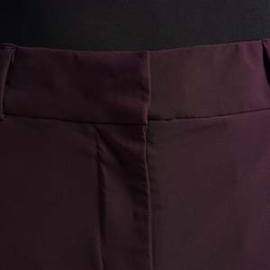 Pantalones de golf color burdeos para mujer GA, corte regular - Product Image 5