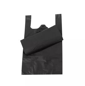 Color negro Heavy Duty HDPE Plastic T-Shirt Bolsas de embalaje Diseño de escudete lateral para supermercado y uso de basura - Product Image 5