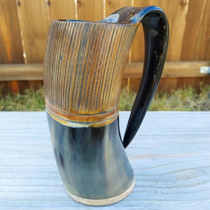 Venta al por Mayor de Tazas de Cuerno de Búfalo Natural Talladas, Estilo Vikingo, para Cerveza y Vino - Product Image 1