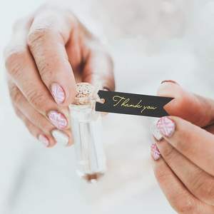 Étiquette de suspension en papier de luxe, petite carte avec design gaufré personnalisé, étiquette imprimée pour vêtements, carte de tête - recyclée, haute qualité, personnalisée - Product Image 5