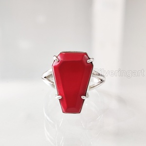 Bague pour femme en argent sterling 925, faite à la main, avec pierre précieuse naturelle corail rouge forme cercueil, pierre de naissance de avril, pour mariage, Noël, anniversaire - Product Image 1