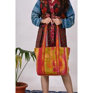 กระเป๋าผ้าฝ้ายสะพายไหล่ใช้ซ้ำได้พิมพ์ลาย Kantha สำหรับผู้หญิงตรงจากผู้ผลิตที่ทนทาน - Product Image 2