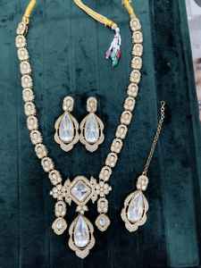 ชุดสร้อยคอประดับพลอยโพลกีคันดัน ดีไซน์หรูหรา ชุบทอง เครื่องประดับคุณภาพสำหรับผู้หญิง เหมาะสำหรับงานแต่งงานและงานเฉลิมฉลอง - Product Image 3