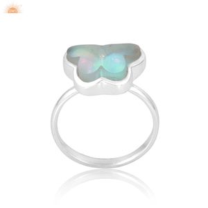 Aurora Opal Sky Gemstone Butterfly Style Plata de Ley 925 Hermoso anillo hecho a mano para mujer Fabricante de joyería personalizada - Product Image 1