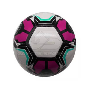 Ballon de football léger pour enfants et débutants offrant une manipulation facile et une durabilité durable - Product Image 1