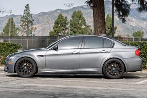 BMW M3 berline 2011 d'occasion en bon état, pack compétition, moteur V8, pack premium, provenance Californie - Product Image 2