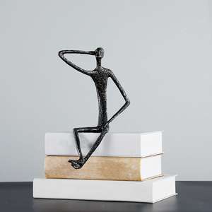 Top Trending Table Top Metal Escultura Estilo de Arte Moderno Showpiece para escritorio de oficina en casa y sala de estar con soporte negro. - Product Image 5