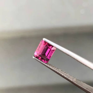 Piedra Preciosa de Turmalina Rubilita Natural, Corte Brillante, Forma Octogonal, Rosada, 1.01 Quilates, IRIDESCENTE, Piedra Preciosa Suelta con Propiedades Curativas - Product Image 1