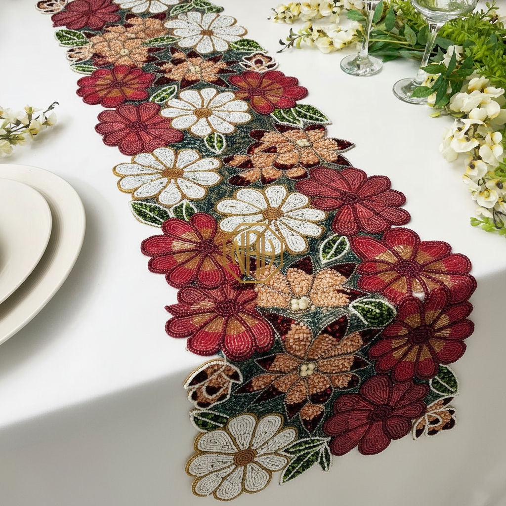 ผ้าปูโต๊ะปักลายดอกไม้สีดำ