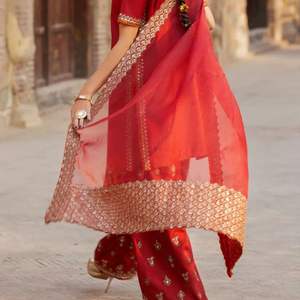 Vêtement traditionnel pakistanais ethnique Farshi Shalwar, vêtements pour femmes, tenue ethnique, mode culturelle, Shalwar Kameez, vêtements artisanaux - Product Image 4