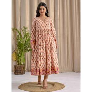 Robe longue Angrakha imprimée jaune crème avec jupe évasée, vêtements indiens et pakistanais - Product Image 3