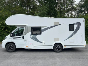 Autocaravana Chausson Flash C656 de Acero 2018 - Emisión Euro 6, Capacidad para 4-6 Personas - Product Image 3