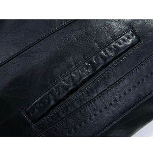 เสื้อแจ็คเก็ตหนังแกะสำหรับผู้ชาย ทนทาน ระบายอากาศได้ดี เป็นมิตรกับสิ่งแวดล้อม พร้อมซับในอุ่นสบาย โลโก้ด้านหน้าปรับแต่งได้ เหมาะสำหรับสวมใส่กลางแจ้งในฤดูหนาว - Product Image 5