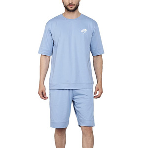 Ensemble T-shirt et short pour homme, tenue deux pièces, look tendance pour les activités de plein air, ensemble T-shirt et short - Product Image 1