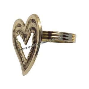 Servilletero de Metal con diseño de corazón de alta calidad estándar, servilletero decorativo, anillo de boda para enemigos - Product Image 1