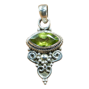 Collier avec pendentif en argent Sterling 925, péridot vert naturel, fait à la main, Vintage, style Boho, filigrane, bijoux pour femmes, cadeau de noël - Product Image 1