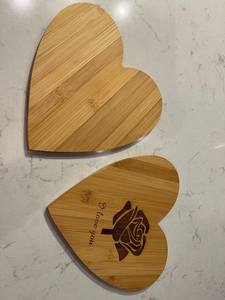 Tabla de Cortar y Bandeja para Servir de Madera - Resistente y Apta para Lavavajillas - Product Image 3