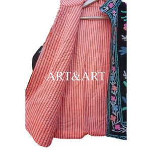 Chaqueta Corta de Invierno para Mujer, 100% Algodón, Bordado Floral Suzani, Ecológica, Acolchada, Hecha a Mano en India, Tejido Transpirable - Product Image 5