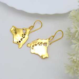 Pendientes Colgantes de Estilo Moderno con Mapa de la Isla de Hawái en Oro, Pendientes Grandes de Latón con Diseño de Isla Hawaiana para Mujer, Venta al por Mayor - Product Image 3