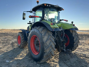 ACHETER Tracteur CLAAS AXION 820 pas cher 4x4 4 roues motrices 25 30 40 50 60 70 80 90 100 120 140 160 180 CV Tracteurs agricoles Équipement agricole - Product Image 3