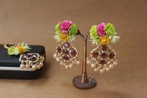 Bijoux élégants Rose Mehndi pour la mariée Haldi avec collier Tikka, boucles d'oreilles et bracelet, ensemble floral fait à la main - Product Image 5