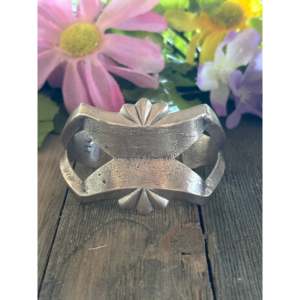 Bracelet manchette en argent sterling 925 fait main Navajo - Bijou de collection culturel en forme de fleur, cuivre Mohave et turquoise - Product Image 1