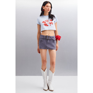 ETHIQUET SERENE เสื้อยืดครอปแขนสั้นพิมพ์ลายสำหรับผู้หญิง - Product Image 5
