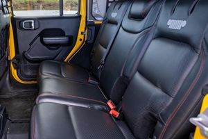 JEEP WRANGLER UNLIMITED SAHARA 4X4 2016 USADO, EDICIÓN 75 ANIVERSARIO, VOLANTE A LA IZQUIERDA/DERECHA - Product Image 4
