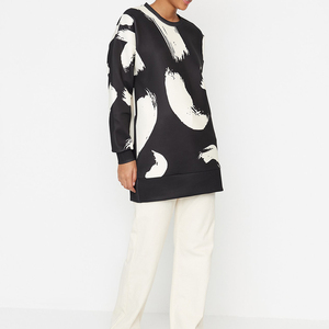 Sweat-shirt à capuche en polaire surdimensionné pour femme personnalisé pour l'hiver, imprimé sur le devant, écologique, respirant, séchage rapide, grande taille - Product Image 6