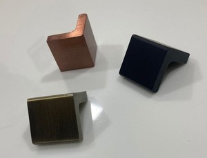 ลูกบิดตู้สแตนเลสประดับเพชรคุณภาพพรีเมียม สำหรับใช้ในห้องนอน ห้องน้ำ ตู้เสื้อผ้า และเฟอร์นิเจอร์โรงแรม - Product Image 3