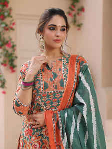 Kurta en coton imprimé motifs ethniques verts avec pantalon uni et col rond en coton imprimé Dupatta avec broderie - Product Image 2