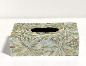 Porte-mouchoirs en bois avec motif floral gravé, design de qualité supérieure, décoration artistique pour la maison moderne, utilisation au bureau - Tradebyd - Product Image 2