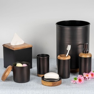 Directo de fábrica, venta al por mayor, inodoro de madera, juegos de accesorios de baño para decoración, juego de baño de lujo para uso doméstico o hotelero - Product Image 2