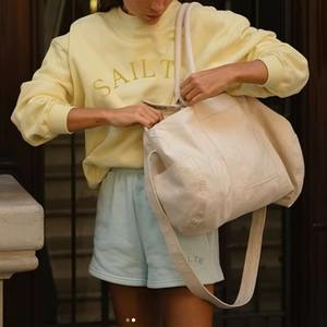 Ensemble de vêtements de sport 2 pièces de haute qualité pour femmes logo personnalisé short de motard sweats vêtements de sport décontractés haute visibilité pour femmes - Product Image 3