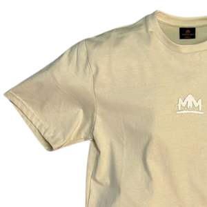 T-shirt Pyrex Graphic pour hommes et femmes, imprimé texte audacieux, en coton crème, style streetwear minimaliste - Product Image 6