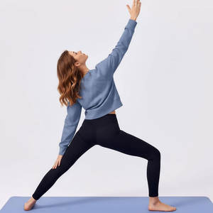 Sudadera Corta Ligera Diseñada para Comodidad y Estilo Moderno con Ajuste Cómodo y Acabado Suave - Product Image 5