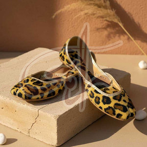 Venta al por Mayor de Calzado Khussa Personalizado para Mujer, Antideslizante, a la Moda, con Color y Logotipo Personalizados, de Alta Calidad - Product Image 3