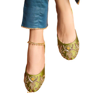 Best Selling Low MOQ Women Khussa High Quality Anti-Slippery Fashion Trend Printed Custom Color & Size - Product Image 3