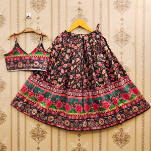 Conjunto de Lehenga Choli para Niñas al por Mayor de Shoryam Fashion con Blusa de Lehenga de Poliéster Estampado Jaipuri |   Ropa de Fiesta para Bodas de Diwali - Product Image 1