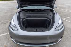 รถยนต์รุ่น Model-Y ปี 2024 แบบ Long Range เกียร์อัตโนมัติ เบาะหนัง ล้อแม็ก R18 พร้อมกล้อง ระยะทางวิ่ง 310 ไมล์ สภาพดี พร้อมใช้งาน - Product Image 2