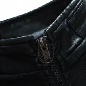 Veste en cuir d'hiver pour homme avec col montant et logo frontal, entièrement personnalisable, en cuir véritable, fabriquée au Pakistan - Product Image 4