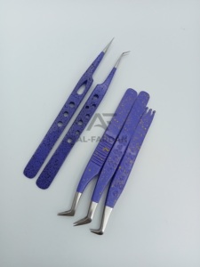Pince à cils violette de haute qualité en acier inoxydable solide avec une forte adhérence Nom de marque personnalisé pour l'extension de cils de Volume - Product Image 6