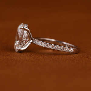 Bague de fiançailles en diamant taillé ovale en laboratoire plaqué or massif certifié IGI 14KT à la mode pavé réglage certificat de bijoux fins - Product Image 2