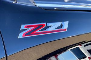 Camioneta Chevrolet Silverado 1500 RST 4WD 4 Puertas Cabina Doble Caja Corta 2023 Usada en Excelentes Condiciones - Product Image 4