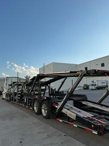 Remorque à benne basculante hydraulique tandem d'occasion de haute qualité, remorque de transport de voitures robuste avec un poids total autorisé de 14 000 à 30 000 lb, fabriquée en acier - Product Image 3