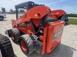 Chargeuse sur pneus Kubota SSV75 74HP avec levage vertical hydraulique à vendre - Product Image 5