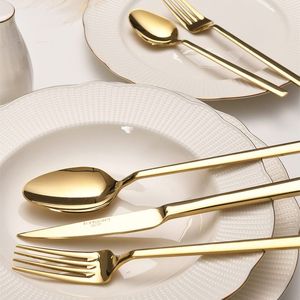 Elegante juego de cubiertos de metal duradero con acabado dorado, ideal para hoteles, restaurantes y elegantes experiencias gastronómicas finas - Product Image 1